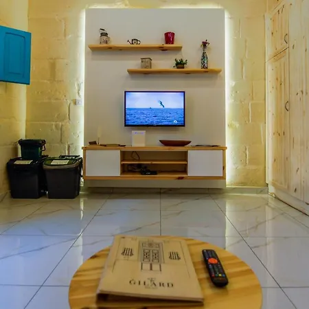 Ta' Gilard - Lovely Renovated 別荘