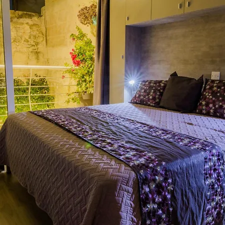 Ta' Gilard - Lovely Renovated Casa de Férias