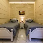 Ta' Gilard - Lovely Renovated Casa de Férias *