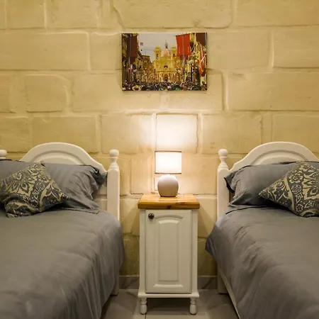 Case de vacanță Ta' Gilard - Lovely Renovated