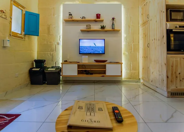 Ta' Gilard - Lovely Renovated Semesterbostad